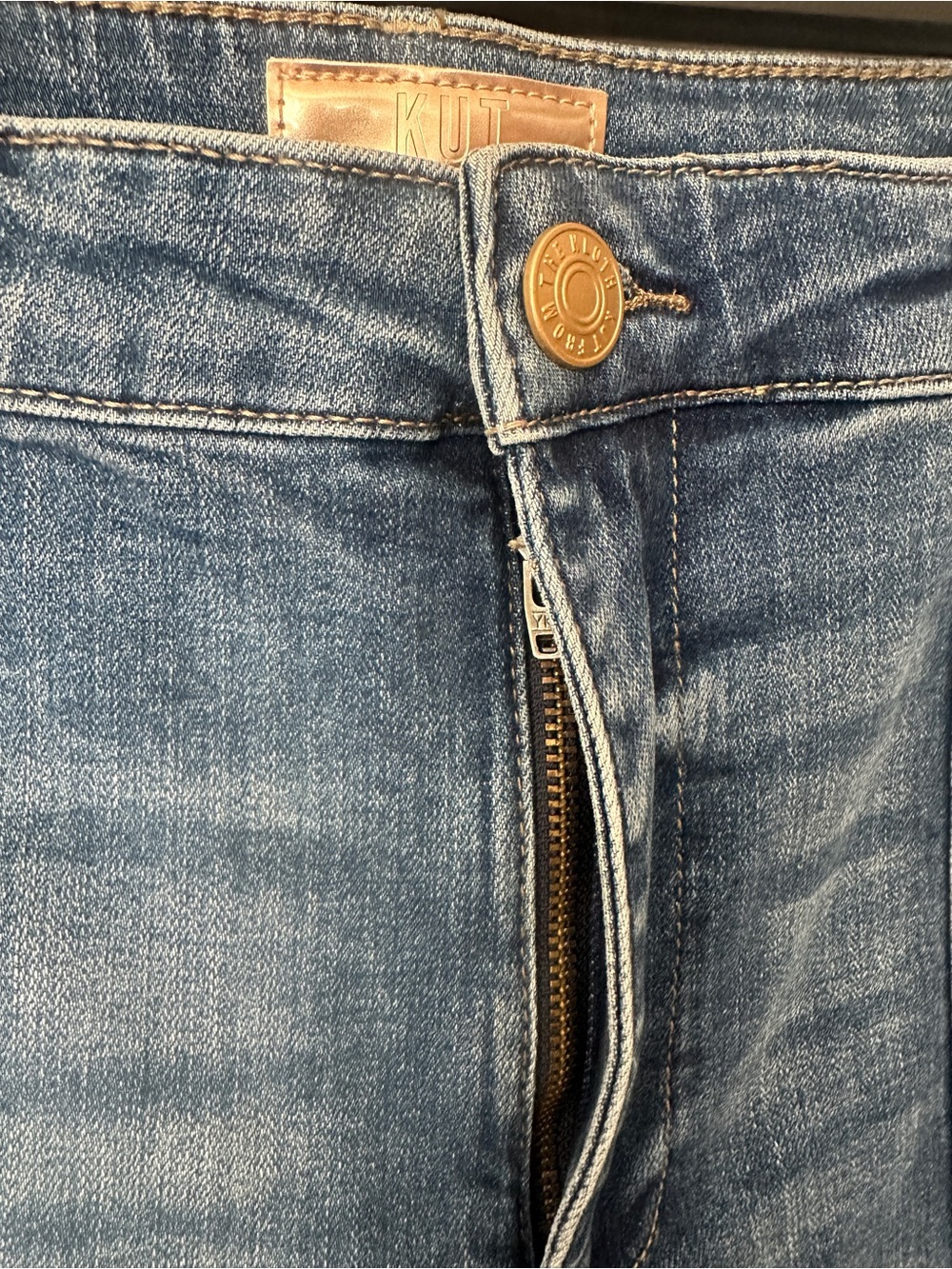 Kut from the Kloth Medium Light Blue Wide-Leg Jeans - Picture 5 of 11